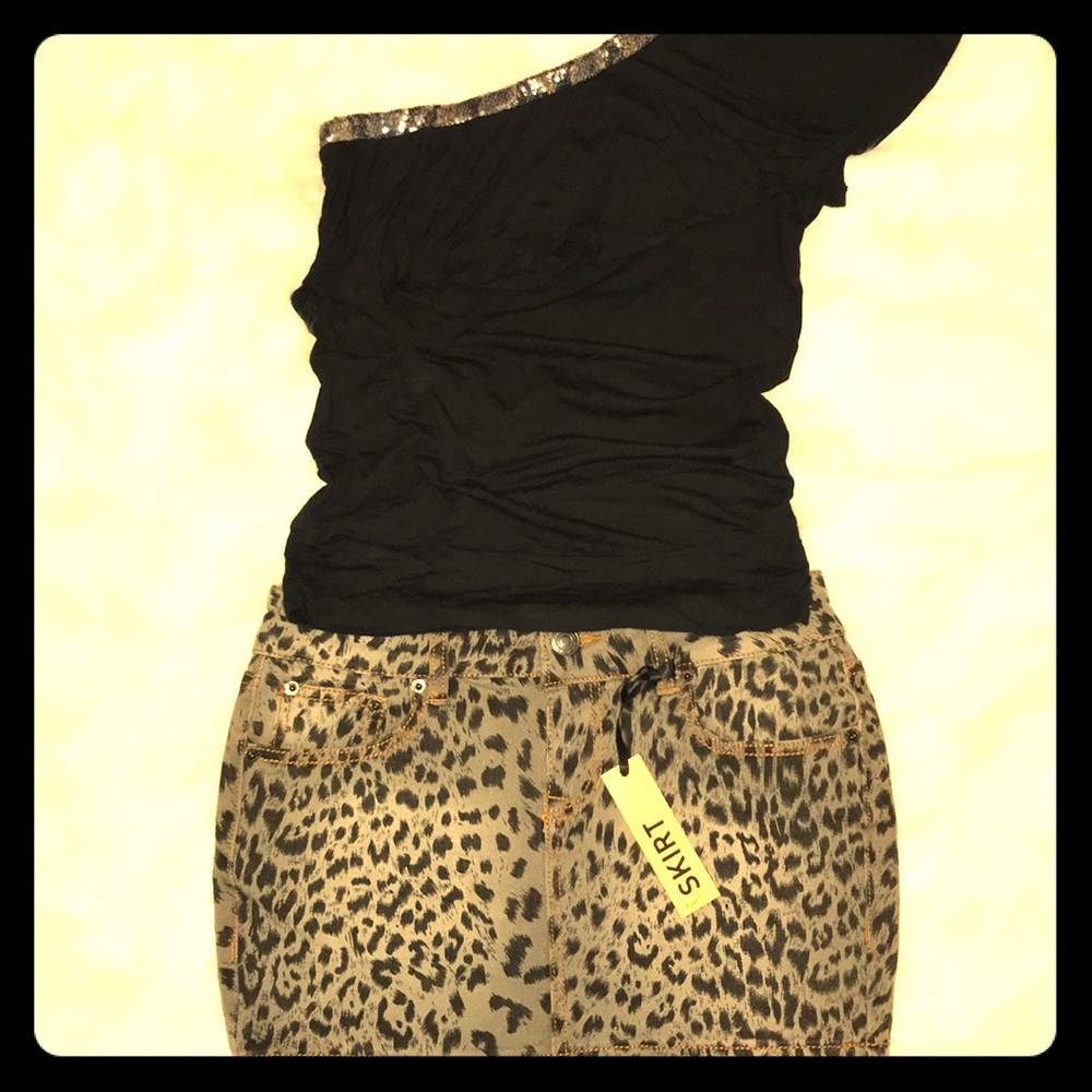 OUTFIT- Rue 21 Leopard skirt- 5/6 & Express top XS